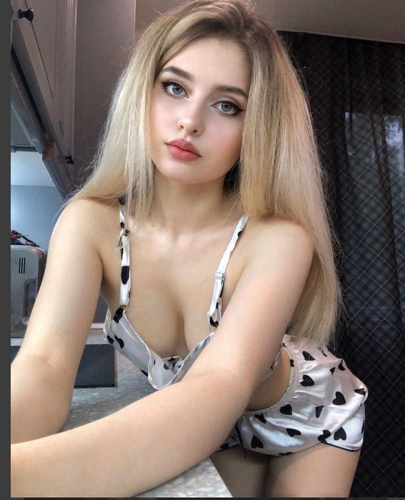 Проститутки без входа — просто адрес: как устроен мир интим-досуга